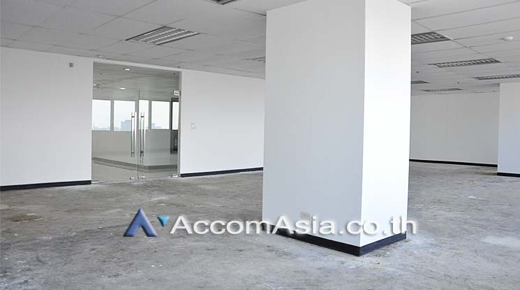  1  Office Space For Rent in Ratchadaphisek ,Bangkok MRT Sutthisan at Muangthai Phatra Complex AA14815